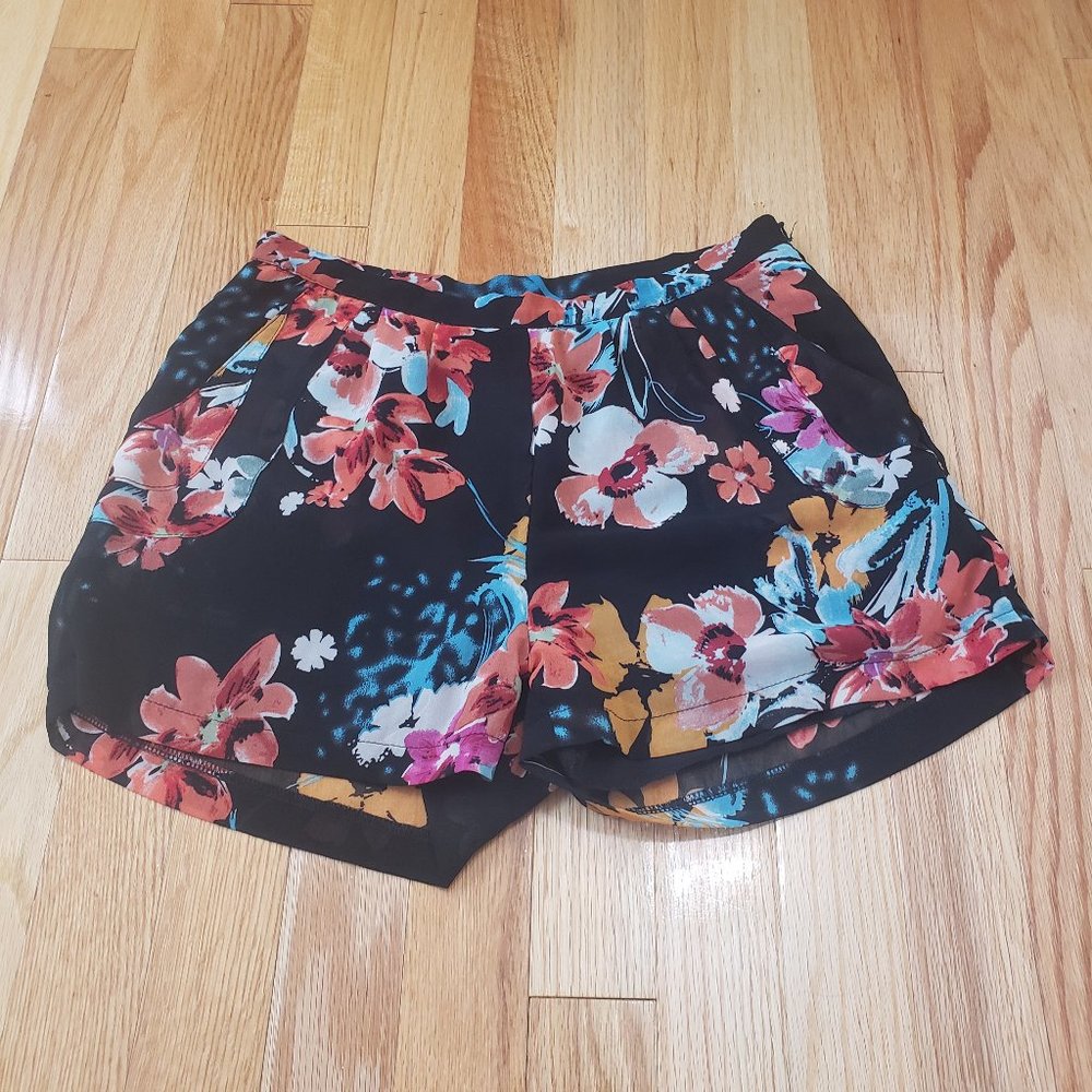 Costa Blanca Floral Shorts